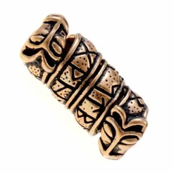 Baardkraal Met Runeninscriptie En Wolvenkoppen, Brons