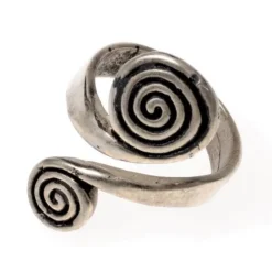 Keltische Ring Met Spiralen, Verzilverd