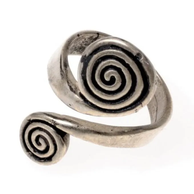 Keltische Ring Met Spiralen, Verzilverd