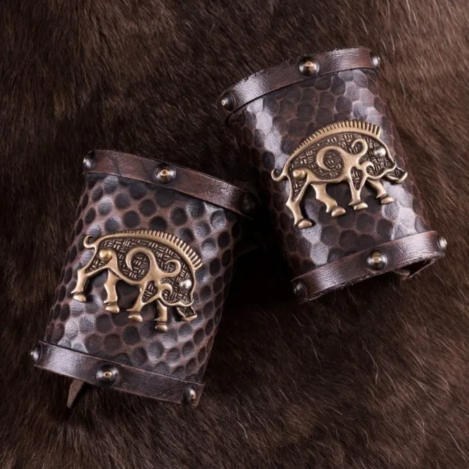 Deepeeka Leren Armbanden Keltisch Zwijn Knocknagael, Paar - Afbeelding 2